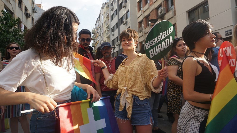 7. İzmir Onur Yürüyüşü’nden portreler | Kaos GL - LGBTİ+ Haber Portalı Haber